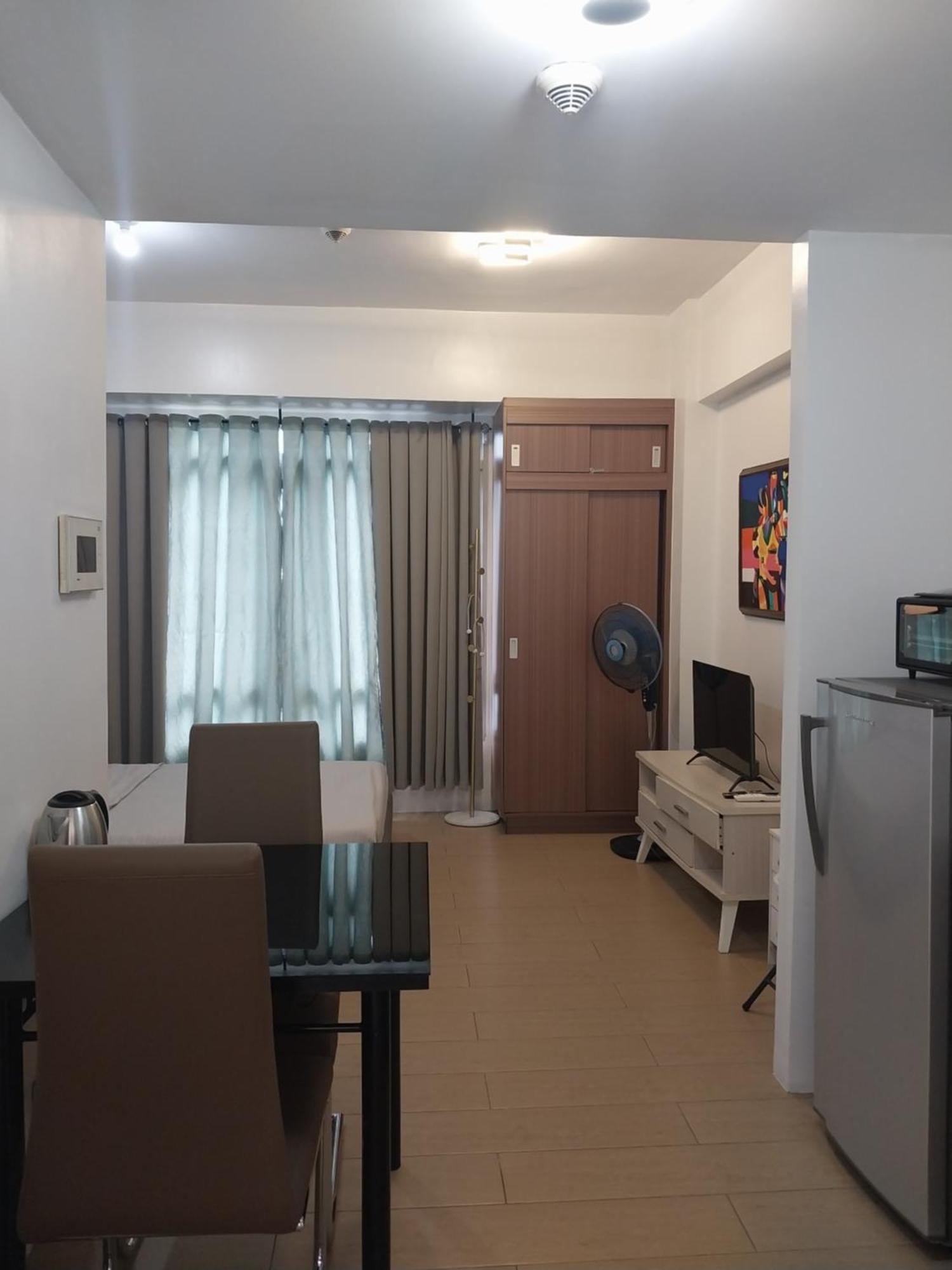 Alps At 150 Newport Blvd Condominum Near T3 Pasay Buitenkant foto